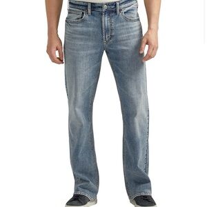 Silver Jean Company Men’s Relaxed Fit Straight Leg Indigo colored jeans *NWT*